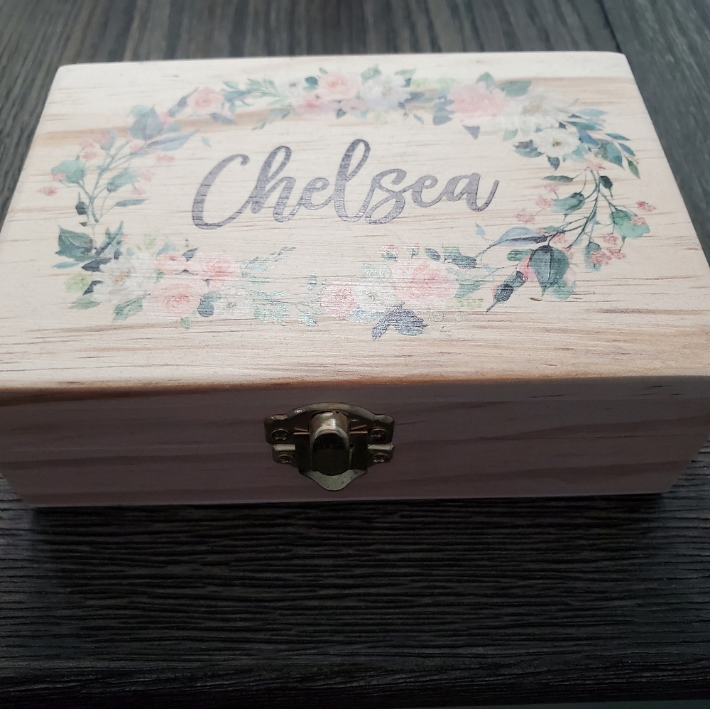 Jewelry box - Picture 2 of 3